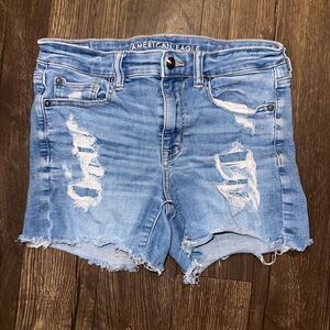 American Eagle distressed hi-rise shortie size 6 shorts
